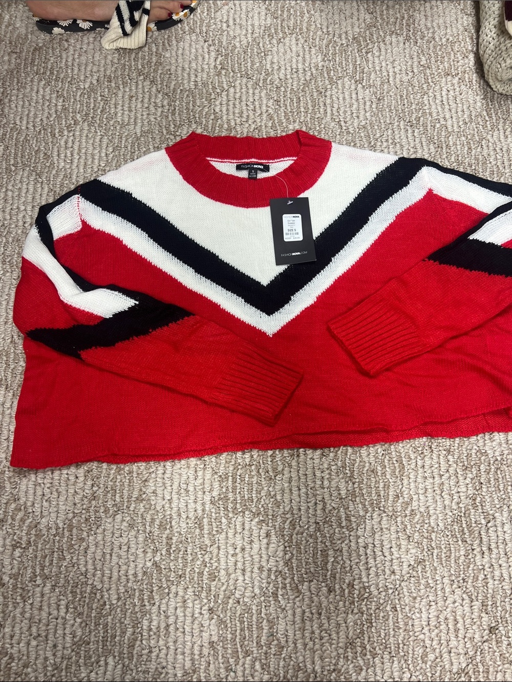 BNWT Fashion Nova Red Black White Chevron Crewneck Sweater